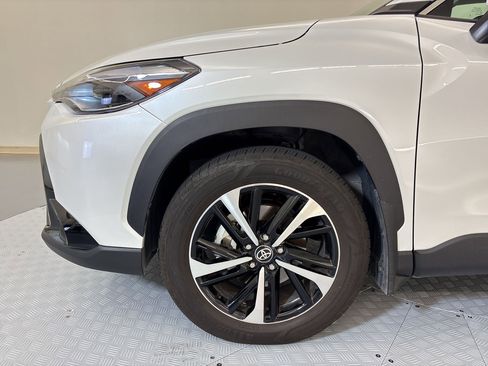 Used 2023 Toyota Corolla Cross XSE w/ Convenience Package image 11