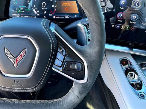 Used 2023 Chevrolet Corvette Stingray Premium Conv w/ Z51 Performance Package image 21