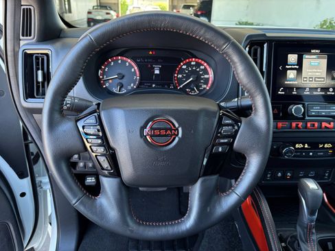Used 2026 Nissan Frontier PRO-4X AWD/4WD image 25