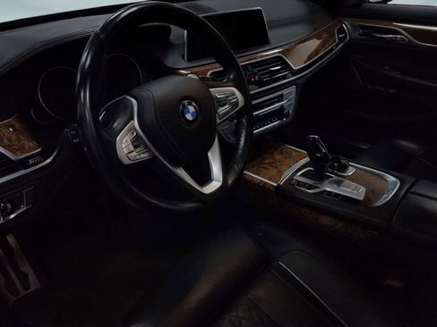 Used 2017 BMW 750i xDrive 750i xDrive image 4