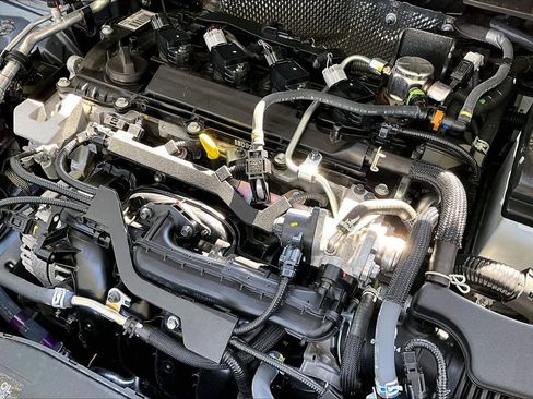 Used 2024 Toyota Corolla Cross L image 28