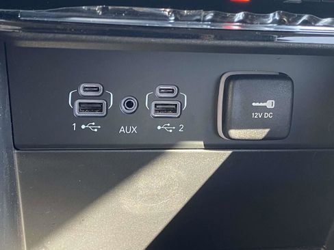 Used 2023 Jeep Grand Cherokee L Laredo image 30