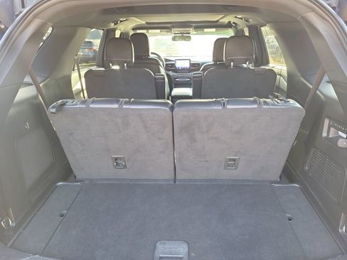 Used 2020 Ford Explorer Limited w/ Class III Trailer Tow Package image 10