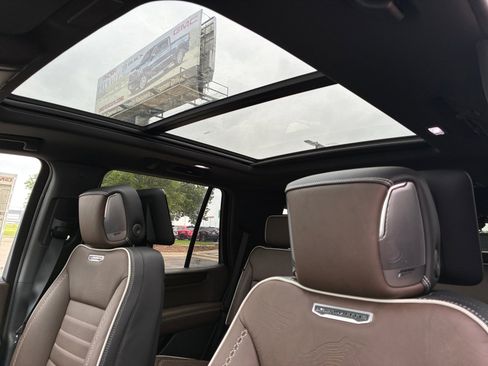 New 2026 GMC Yukon Denali Ultimate AWD/4WD image 19
