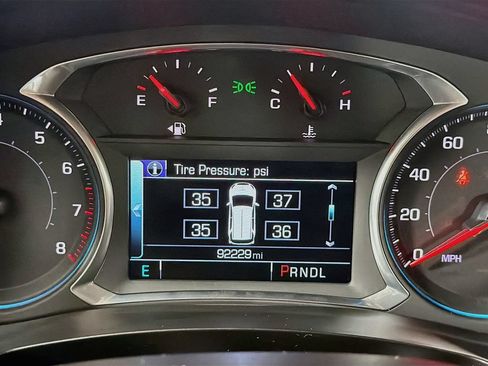 Used 2018 Chevrolet Traverse LT FWD image 12