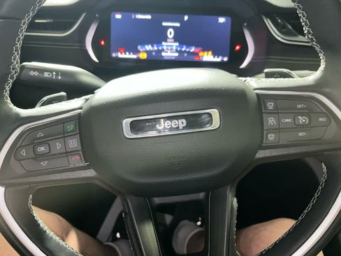 Used 2023 Jeep Grand Cherokee L Laredo AWD/4WD image 16