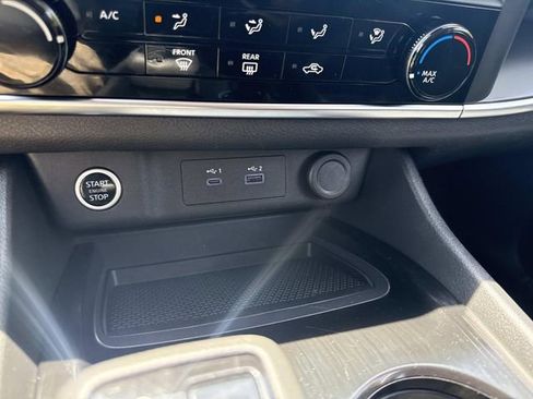 Used 2023 Nissan Rogue S AWD/4WD image 26