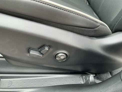 New 2027 Chrysler Pacifica Limited AWD/4WD image 29