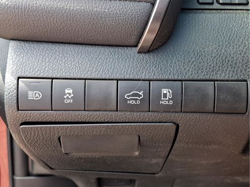 Used 2021 Toyota Camry LE w/ Carpet Mat Package (TMS) AWD/4WD image 21