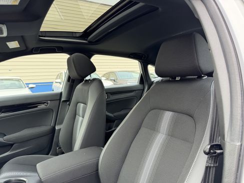 Used 2025 Honda Civic Sport image 23