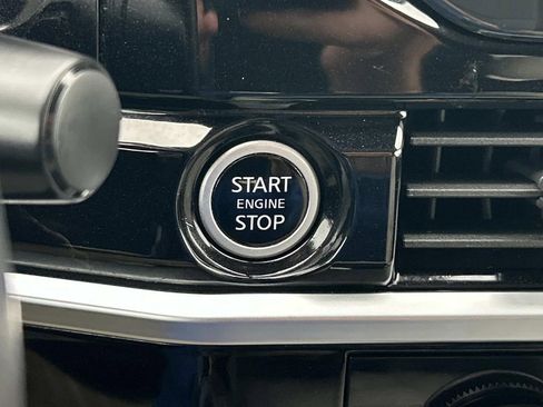 Used 2023 Nissan Pathfinder SL image 29