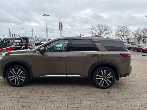 Certified 2024 Nissan Pathfinder Platinum image 11