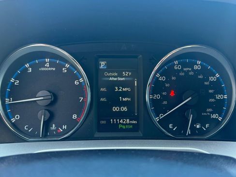 Used 2016 Toyota RAV4 Limited image 27