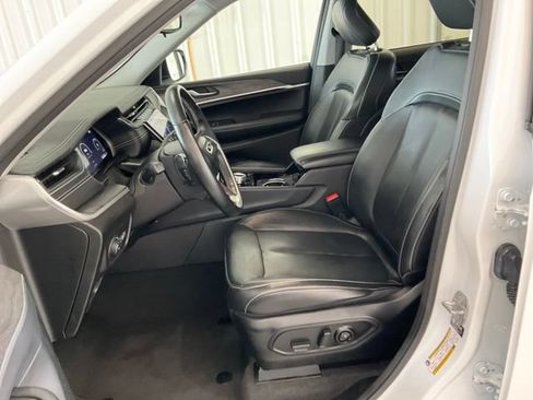 Used 2021 Jeep Grand Cherokee L Limited RWD image 4