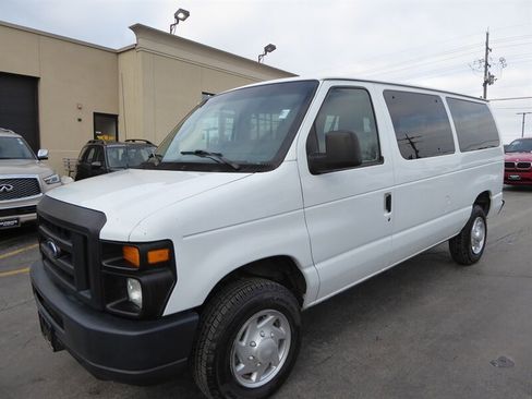 Used 2013 Ford E-350 and Econoline 350 XL w/ PWR Windows & Locks Group image 3
