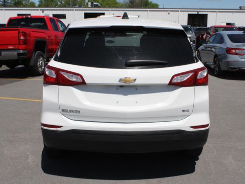 Used 2021 Chevrolet Equinox LS w/ LS Convenience Package AWD/4WD image 6