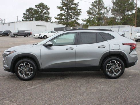 New 2026 Chevrolet Trax LT w/ Driver Confidence Package image 5