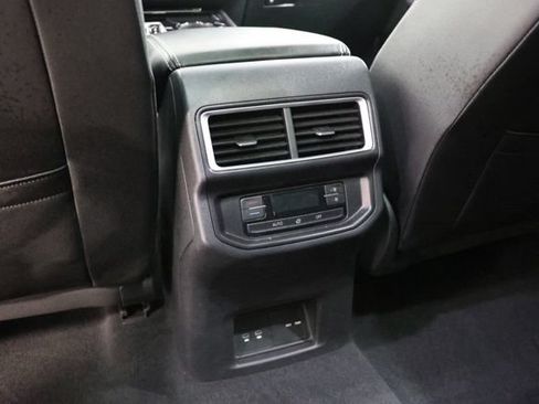 Used 2025 Volkswagen Atlas SE FWD image 30
