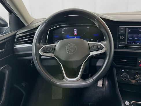 Used 2024 Volkswagen Jetta SE image 18