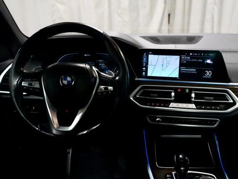Certified 2023 BMW X5 xDrive45e image 4