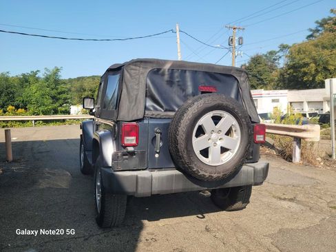 Used 2007 Jeep Wrangler Sahara image 2