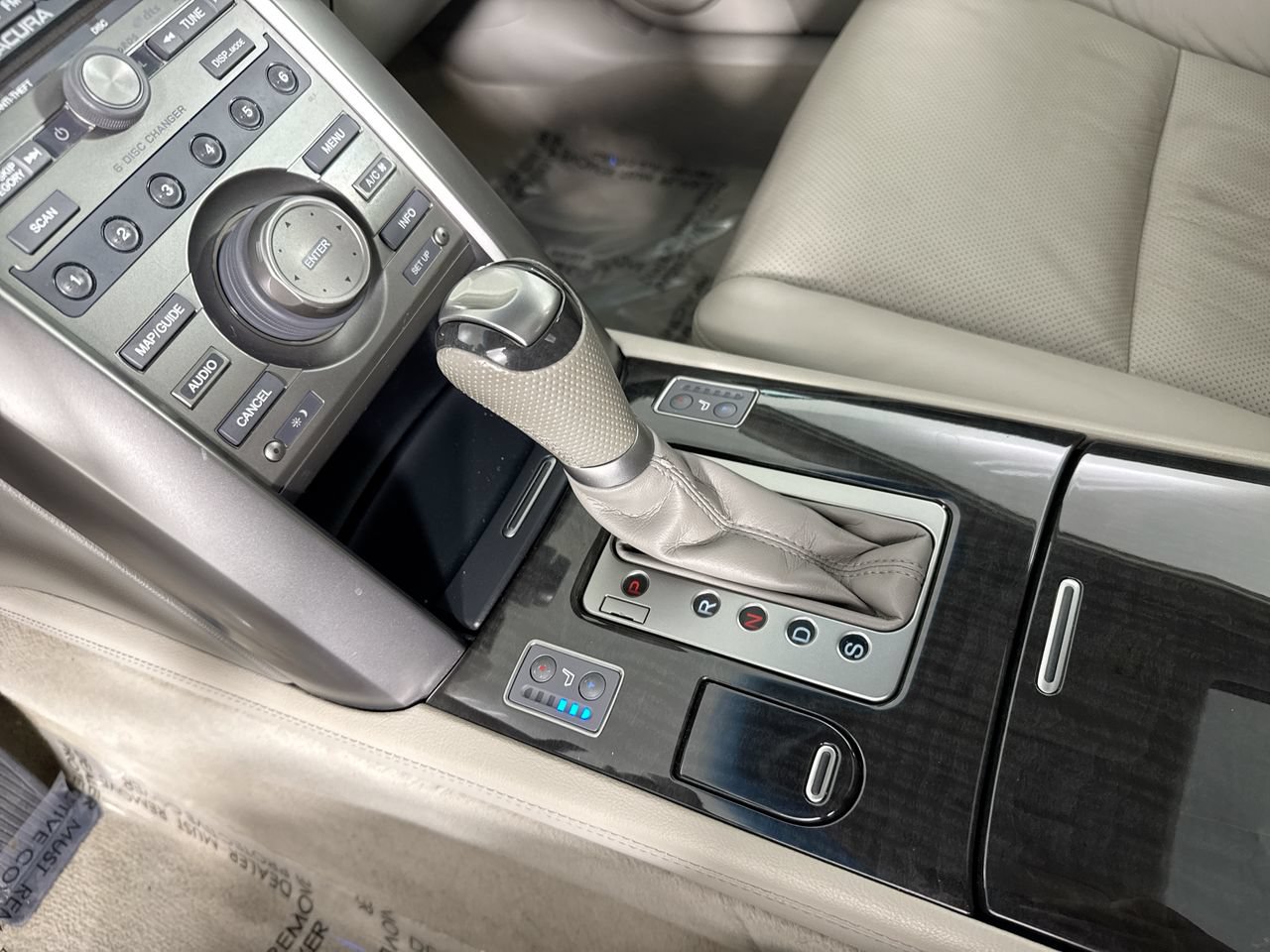 Used 2010 Acura RL w/ Technology Package AWD/4WD image 14