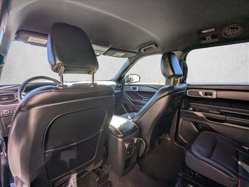 Used 2020 Ford Explorer XLT w/ Equipment Group 202A image 11