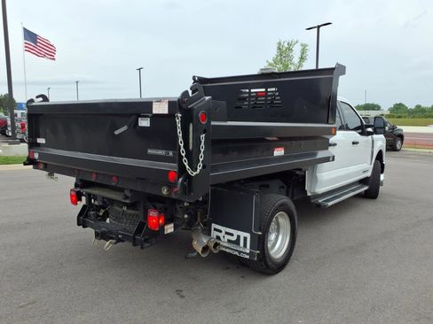 Used 2023 Ford F350 XLT w/ FX4 Off-Road Package image 3