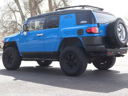Used 2007 Toyota FJ Cruiser 4WD image 7