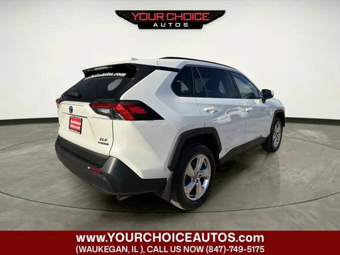 Used 2021 Toyota RAV4 XLE Premium AWD/4WD image 5