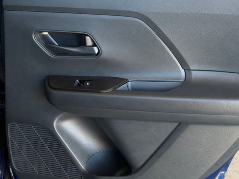 Used 2025 Nissan Kicks S image 25