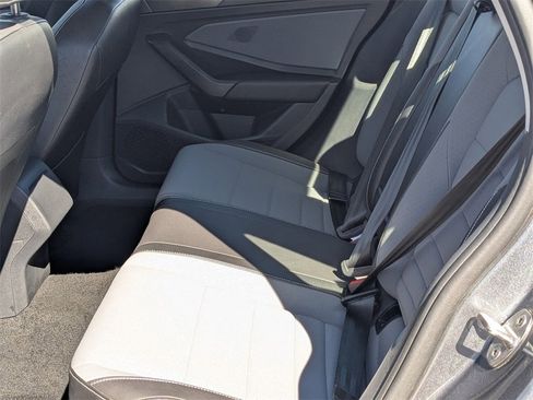 Used 2025 Volkswagen Jetta SE image 26