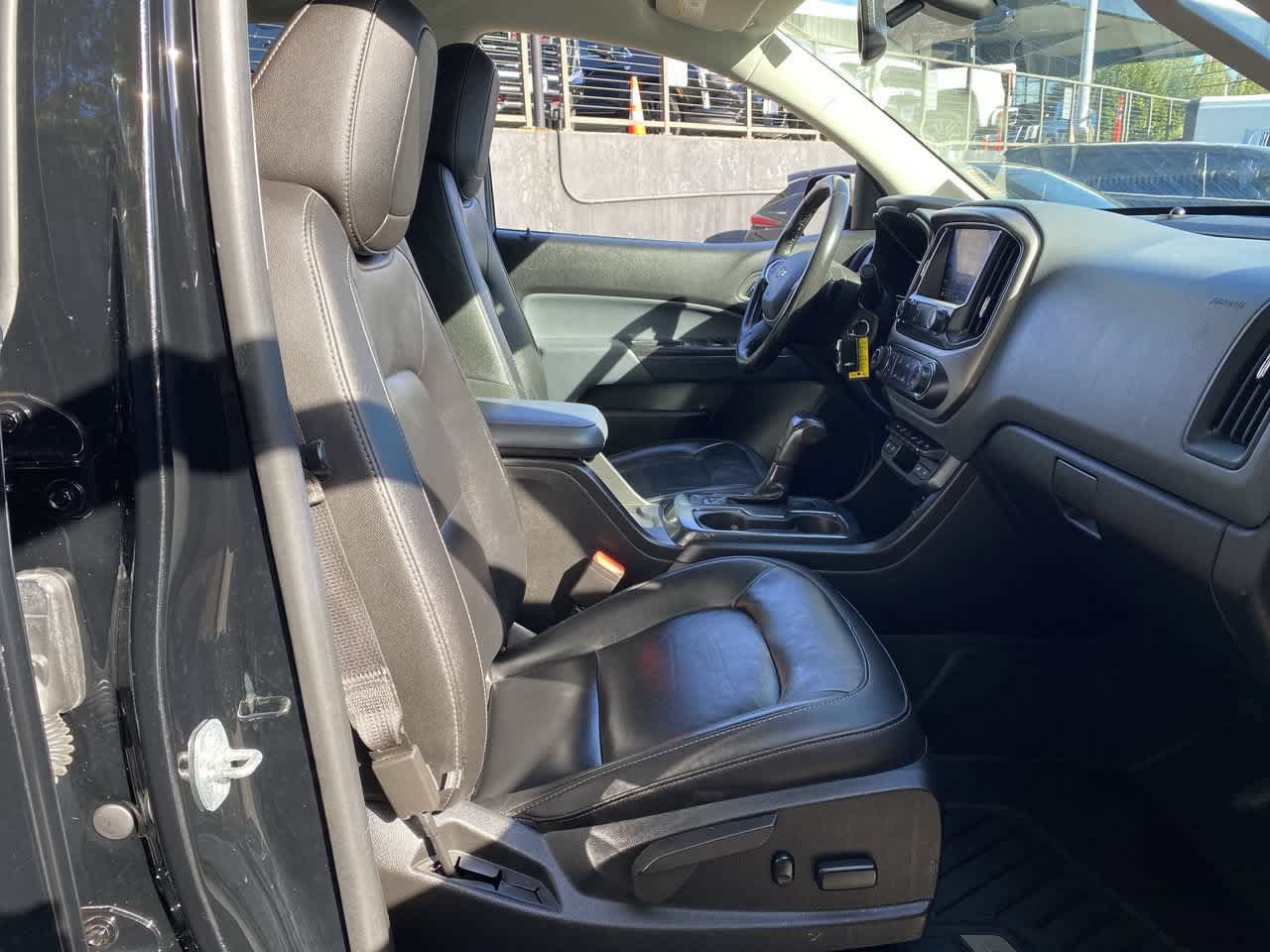 Used 2019 Chevrolet Colorado Z71 w/ Z71 Midnight Edition AWD/4WD image 18