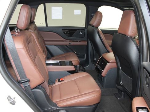 New 2026 Lincoln Aviator Reserve image 32