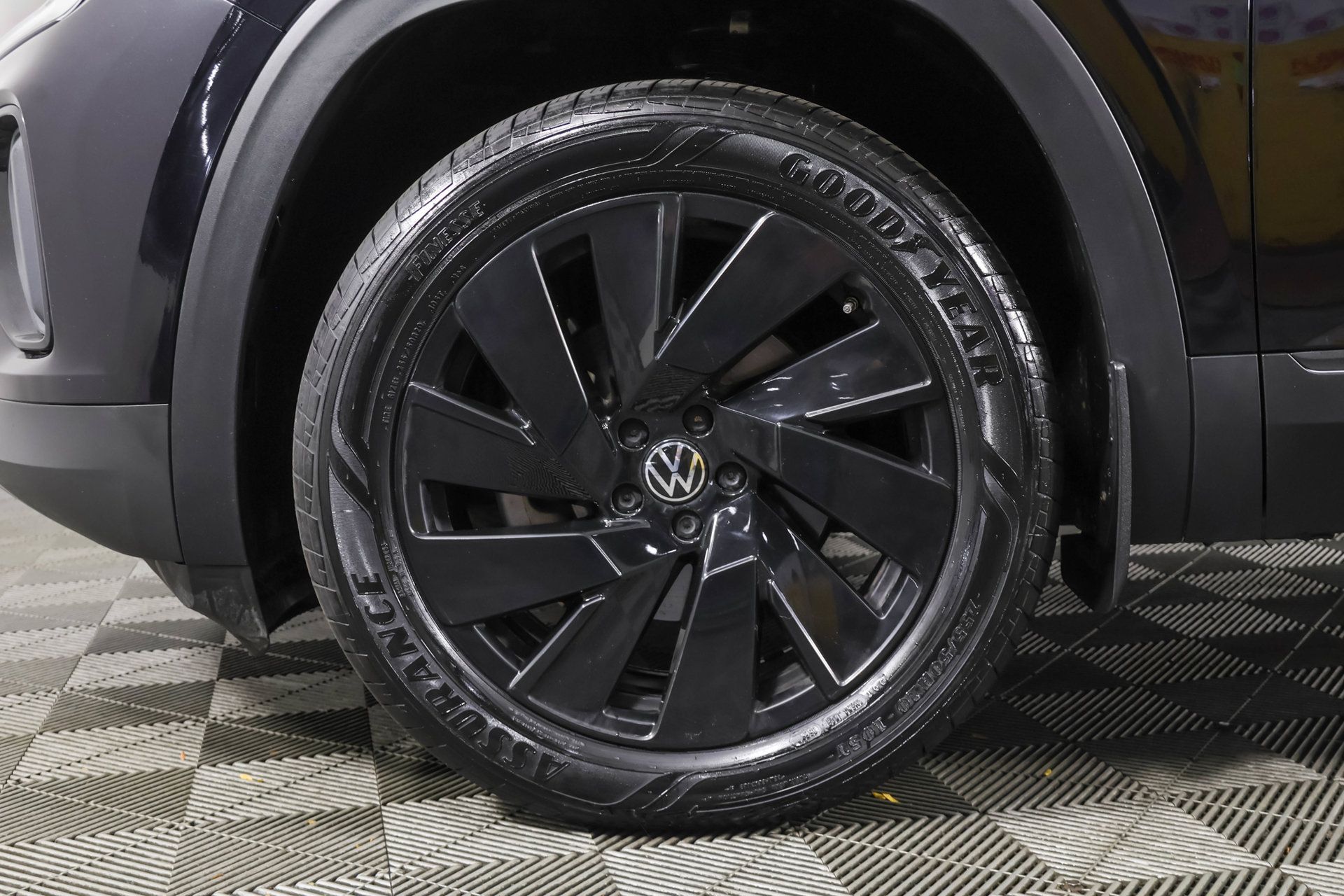Used 2024 Volkswagen Atlas Cross Sport SE w/ Panoramic Sunroof Package AWD/4WD image 23