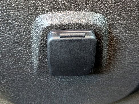 Used 2019 Ford Escape SE image 14