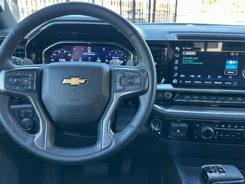 Used 2025 Chevrolet Silverado 1500 High Country w/ Technology Package image 16