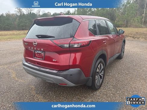 Used 2023 Nissan Rogue SV image 3