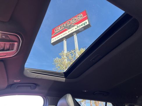 New 2025 Jeep Grand Cherokee L Altitude image 3