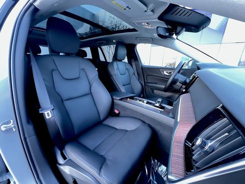 Certified 2024 Volvo V60 B5 Cross Country Plus image 26