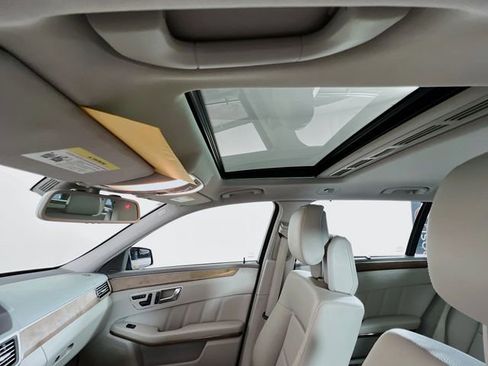Used 2011 Mercedes-Benz E 350 4MATIC Wagon image 19