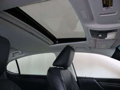 Used 2019 Lexus ES 350 w/ Premium Package FWD image 3