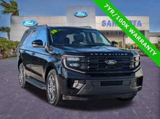 Certified 2025 Ford Expedition Active AWD/4WD video 1