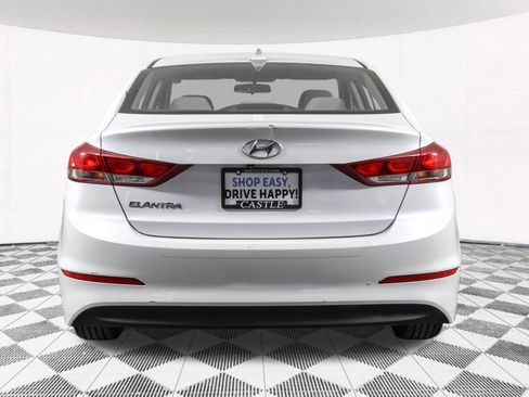 Used 2017 Hyundai Elantra SE image 16