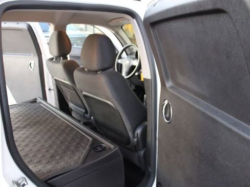 Used 2010 Chevrolet HHR LS image 19