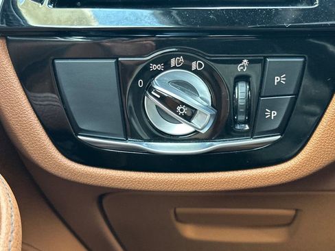 Used 2023 BMW M550i xDrive image 31