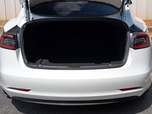Used 2022 Tesla Model 3 Long Range AWD/4WD image 9