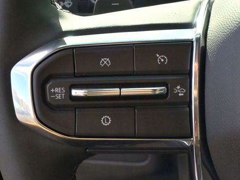 New 2026 GMC Yukon XL Elevation image 34