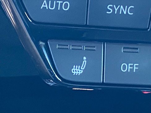 Used 2025 Audi Q4 e-tron Premium w/ Convenience Package image 15