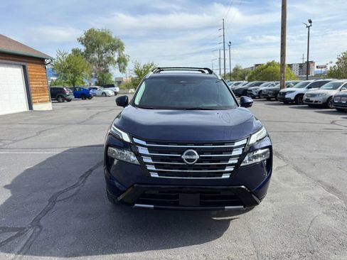 Used 2025 Nissan Rogue Platinum w/ Platinum Premium Package AWD/4WD image 2